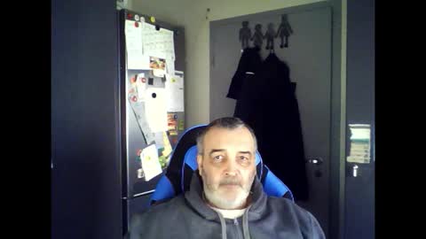 Snapshot of chris250268 chatting on November 29, 11:13 am Chris online show from November 29, 11:13 am