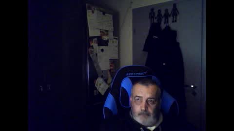 Snapshot of chris250268 chatting on December 14, 7:58 am Chris online show from December 14, 7:58 am