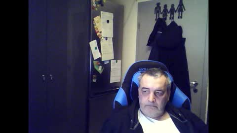 Chris online show from March 1, 6:48 am