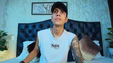 ChrisG online show from October 4, 11:36 pm
