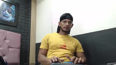 Snapshot of chris_dick2 chatting on October 18, 7:09 am chris_dick2 online show from October 18, 7:09 am