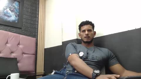 Snapshot of chris_dick2 chatting on October 22, 5:52 am chris_dick2 online show from October 22, 5:52 am