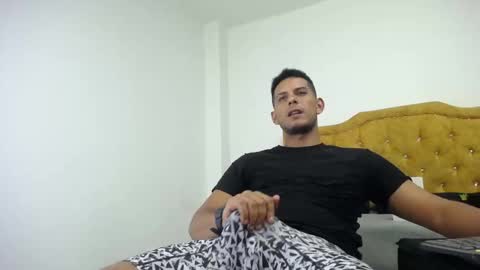 Snapshot of chris_dick2 chatting on April 19, 5:51 am chris_dick2 online show from April 19, 5:51 am