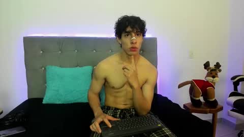 Snapshot of chris_evans27 chatting on November 24, 11:37 pm Chris Evans online show from November 24, 11:37 pm