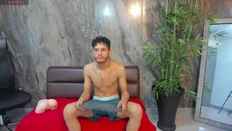 Snapshot of chris_greenn chatting on March 25, 11:16 am Chris online show from March 25, 11:16 am