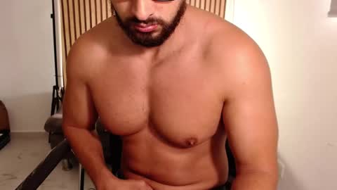 cris         Twitter magnum101010 insta magnumc20 online show from December 19, 3:30 pm