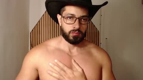 cris         Twitter magnum101010 insta magnumc20 online show from February 13, 4:03 pm