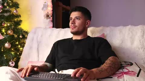 chris_morton online show from December 12, 3:10 am