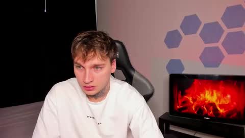 Snapshot of chris_tyson chatting on October 4, 10:02 am Chris Tyson online show from October 4, 10:02 am