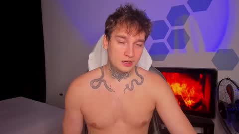 Snapshot of chris_tyson chatting on October 16, 8:10 pm Chris Tyson online show from October 16, 8:10 pm