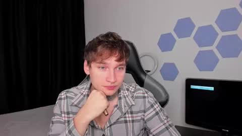 Snapshot of chris_tyson chatting on October 18, 12:35 am Chris Tyson online show from October 18, 12:35 am