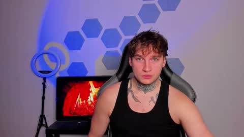 Snapshot of chris_tyson chatting on November 1, 10:12 pm Chris Tyson online show from November 1, 10:12 pm