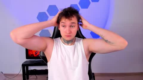 Snapshot of chris_tyson chatting on December 16, 9:36 am Chris Tyson online show from December 16, 9:36 am