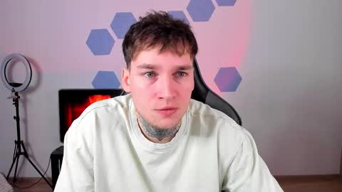 Snapshot of chris_tyson chatting on December 17, 8:53 am Chris Tyson online show from December 17, 8:53 am