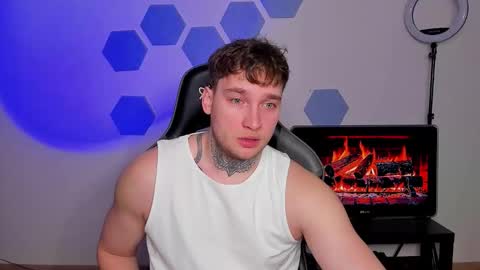 Snapshot of chris_tyson chatting on February 16, 8:21 am Chris Tyson online show from February 16, 8:21 am