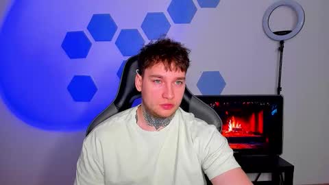 Snapshot of chris_tyson chatting on February 21, 6:47 am Chris Tyson online show from February 21, 6:47 am