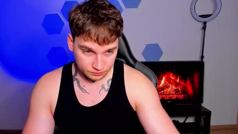 Snapshot of chris_tyson chatting on February 23, 11:29 am Chris Tyson online show from February 23, 11:29 am