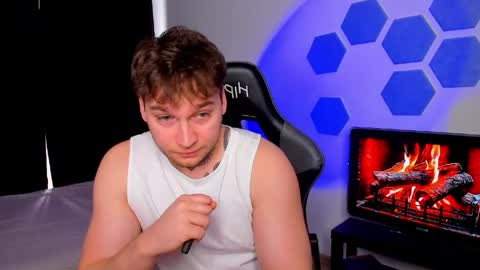 Snapshot of chris_tyson chatting on March 12, 8:20 am Chris Tyson online show from March 12, 8:20 am