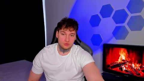 Snapshot of chris_tyson chatting on March 17, 9:23 am Chris Tyson online show from March 17, 9:23 am