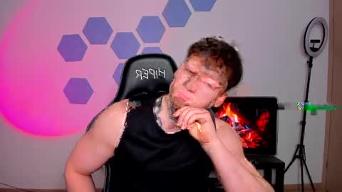 Snapshot of chris_tyson chatting on March 22, 7:45 am Chris Tyson online show from March 22, 7:45 am