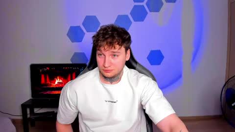 Snapshot of chris_tyson chatting on March 30, 10:05 am Chris Tyson online show from March 30, 10:05 am