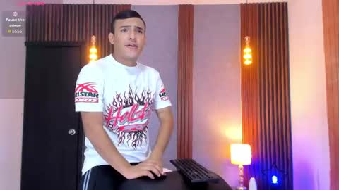 Snapshot of chris_vega4 chatting on June 17, 1:01 pm Chris online show from June 17, 1:01 pm