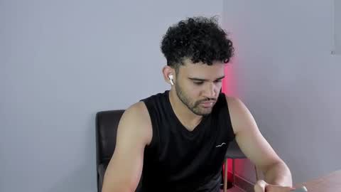 Snapshot of chrisandrew_ chatting on September 24, 8:12 pm Im Chirs IM MODEL INDEPENDT online show from September 24, 8:12 pm