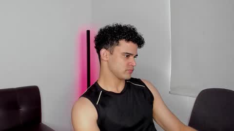 Snapshot of chrisandrew_ chatting on September 29, 8:35 pm Im Chirs IM MODEL INDEPENDT online show from September 29, 8:35 pm