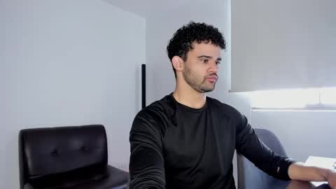 Snapshot of chrisandrew_ chatting on October 23, 3:44 pm Im Chirs IM MODEL INDEPENDT online show from October 23, 3:44 pm