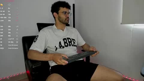 Snapshot of chrisandrew_ chatting on October 26, 4:02 pm Im Chirs IM MODEL INDEPENDT online show from October 26, 4:02 pm