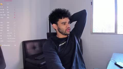 Snapshot of chrisandrew_ chatting on October 29, 9:27 pm Im Chirs IM MODEL INDEPENDT online show from October 29, 9:27 pm