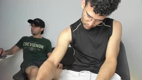 Snapshot of chrisandrew_ chatting on November 7, 3:39 am Im Chirs IM MODEL INDEPENDT online show from November 7, 3:39 am