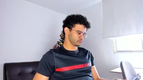 Snapshot of chrisandrew_ chatting on November 27, 3:25 pm Im Chirs IM MODEL INDEPENDT online show from November 27, 3:25 pm