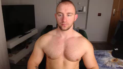 Snapshot of chrisbigbiceps chatting on December 30, 7:26 am chrisbigbiceps online show from December 30, 7:26 am