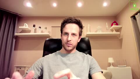 Snapshot of chriscarrey chatting on December 22, 1:45 am Chris online show from December 22, 1:45 am