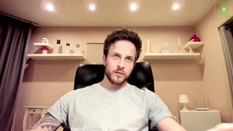 Snapshot of chriscarrey chatting on January 12, 12:49 am Chris online show from January 12, 12:49 am