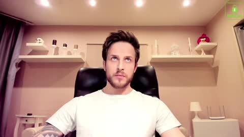 Snapshot of chriscarrey chatting on January 15, 11:40 pm Chris online show from January 15, 11:40 pm