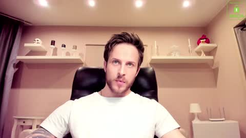 Snapshot of chriscarrey chatting on January 16, 2:41 am Chris online show from January 16, 2:41 am
