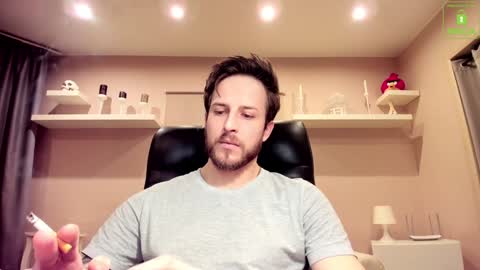 Snapshot of chriscarrey chatting on January 27, 11:54 pm Chris online show from January 27, 11:54 pm