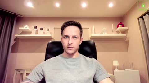 Snapshot of chriscarrey chatting on February 6, 4:10 am Chris online show from February 6, 4:10 am