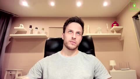 Snapshot of chriscarrey chatting on February 18, 1:21 am Chris online show from February 18, 1:21 am