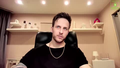 Snapshot of chriscarrey chatting on February 20, 3:34 am Chris online show from February 20, 3:34 am