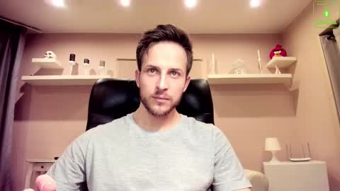 Snapshot of chriscarrey chatting on February 28, 10:17 pm Chris online show from February 28, 10:17 pm