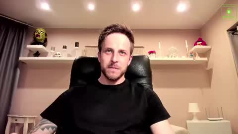 Snapshot of chriscarrey chatting on June 11, 12:32 am Chris online show from June 11, 12:32 am