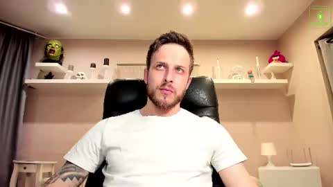 Snapshot of chriscarrey chatting on July 26, 10:16 pm Chris online show from July 26, 10:16 pm