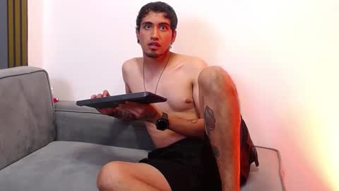 Snapshot of chrislyonss chatting on December 15, 11:20 pm chrislyonss online show from December 15, 11:20 pm