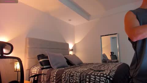 chrismorgan24 online show from September 20, 11:28 pm