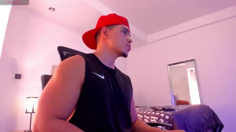 chrismorgan24 online show from November 11, 7:03 pm