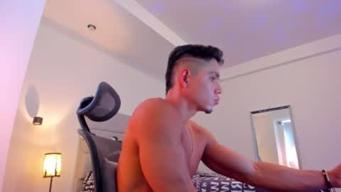 Snapshot of chrismorgan24 chatting on July 18, 3:05 pm chrismorgan24 online show from July 18, 3:05 pm