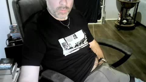 chrisprngr online show from August 3, 7:50 pm